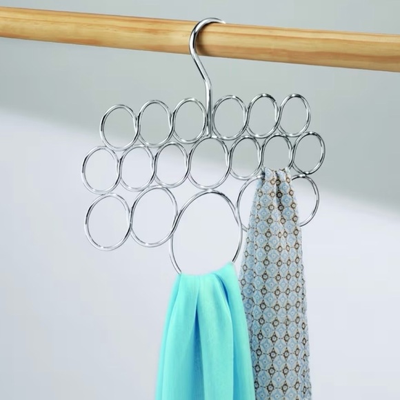 Amazon Silver Scarf Hanger - Picture 2 of 11